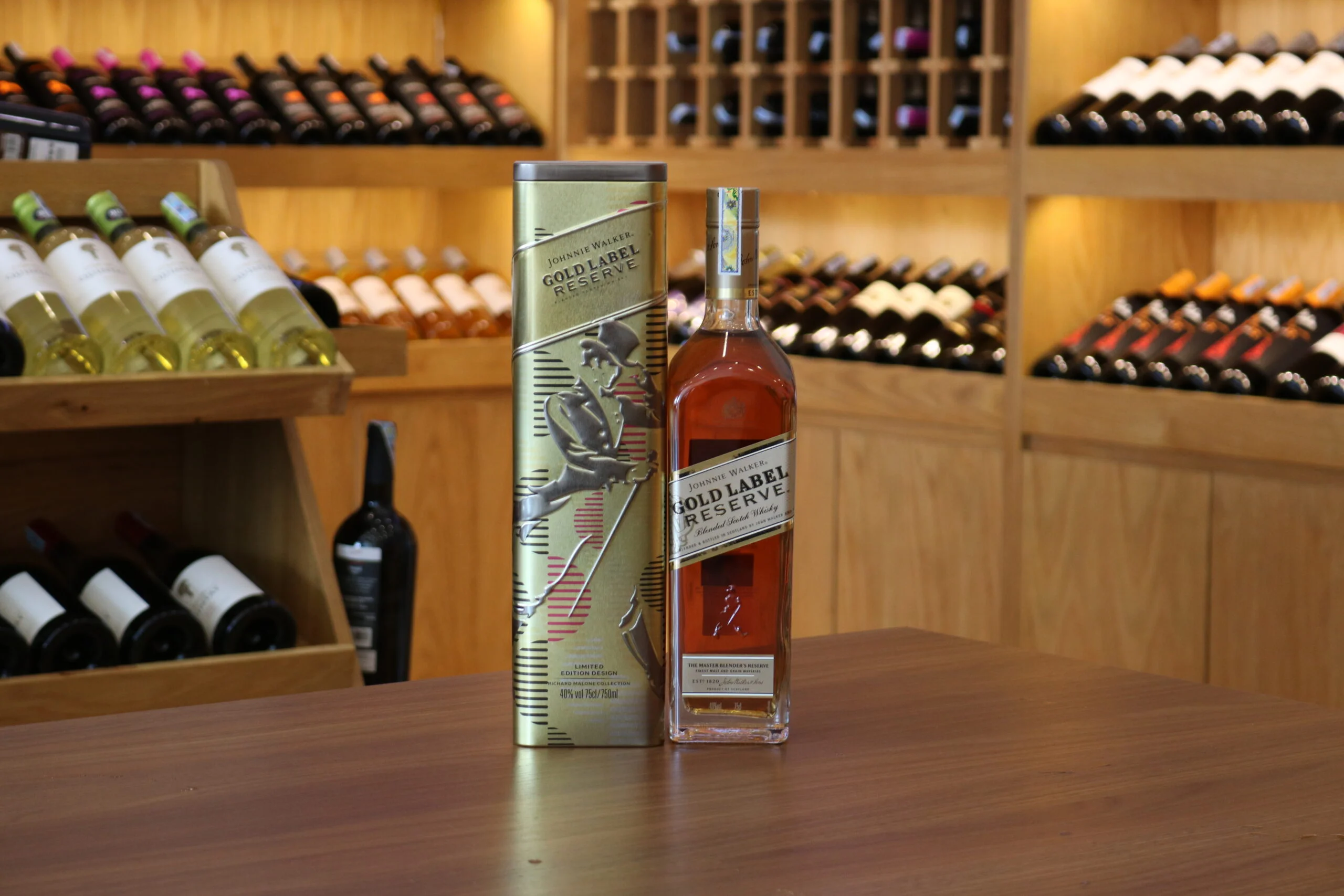 Rượu Johnie Walker Gold Label Reserve - Ảnh 2